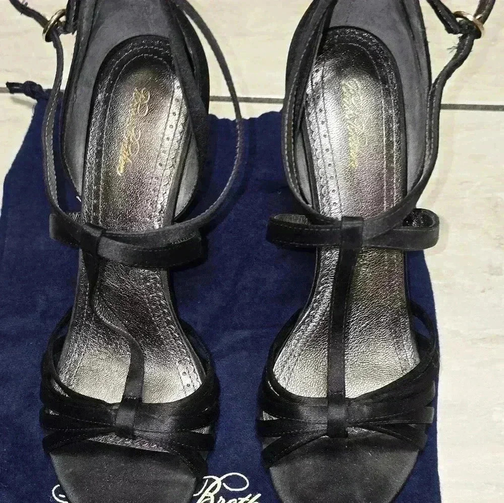 BROOK BROTHERS HIGH HEELED SATIN SANDAL SIZE 8.5 - Picture 6 of 8